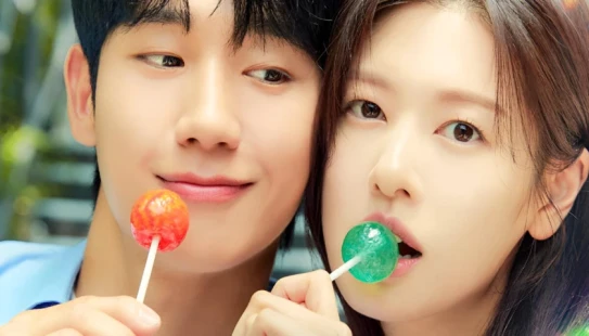 Amor en la puerta de al lado Latino - Portada de fondo del drama