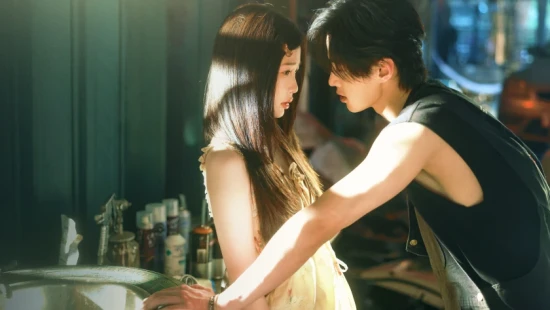 Ver Amor y velocidad Latino capítulo 1 en español